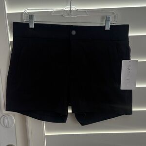 Athleta Women's Trekkie Black Shorts “4